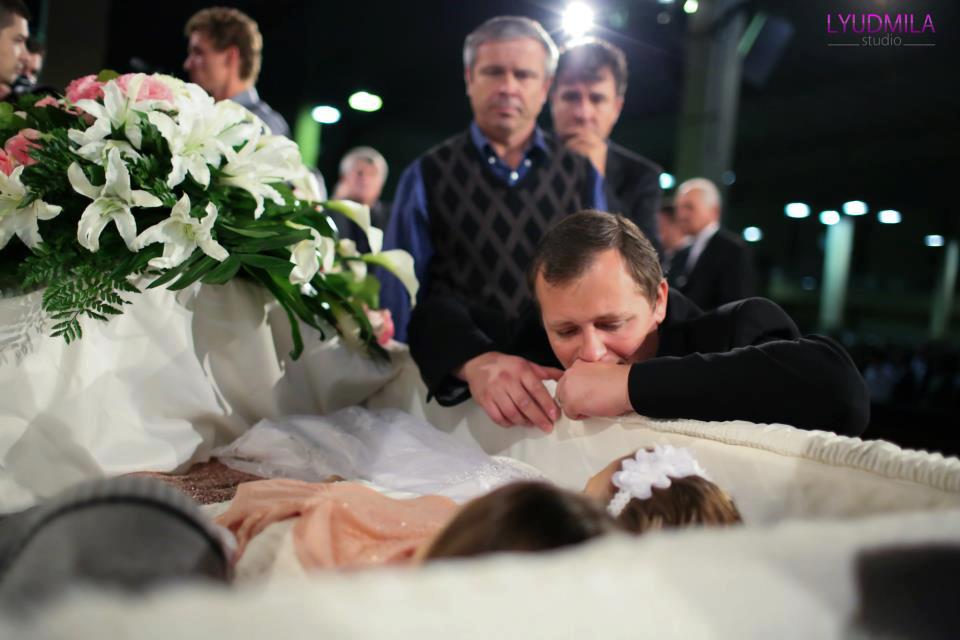 Женщина похоронившая мужа
